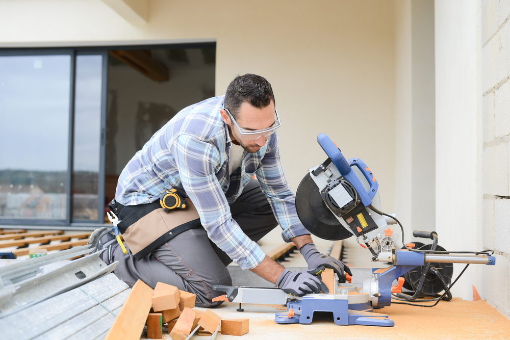 Professional Deck Installation vs. DIY: Which is Right for You?